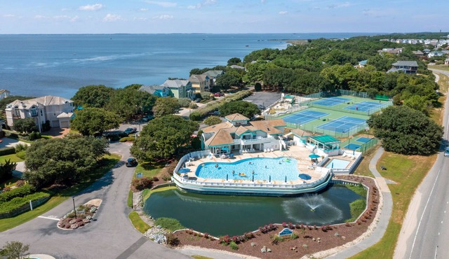 Swoop Inn: Upgraded Finishes | Hot Tub | Community Pool & Fitness Center
