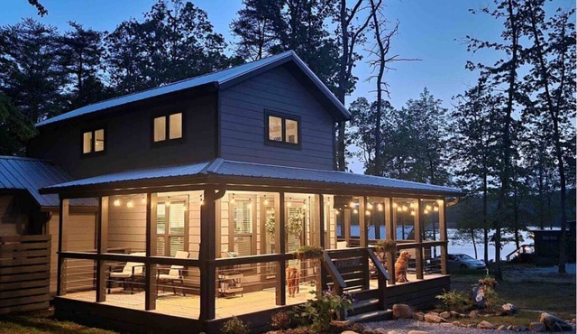 Swordfish Suite DOG friendly- Pup Shed Retreat