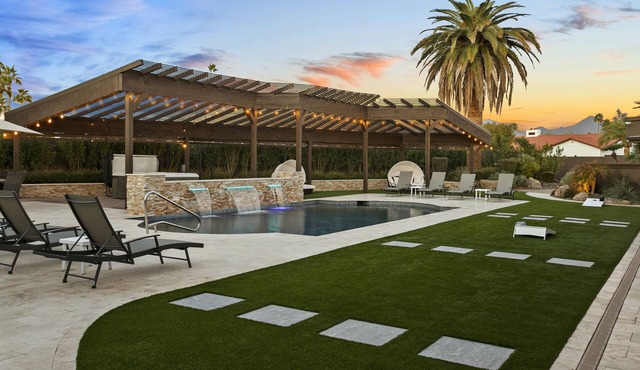 SWSS 7BR RnR Estate | Pool, Hot Tub, Waterfall, Fire Table & Games