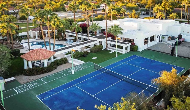 SWSS Celebrity Hideaway: Seen on TV: Sport/Game Court, Pool, Hot Tub, Chef’s Kitchen, water slide.