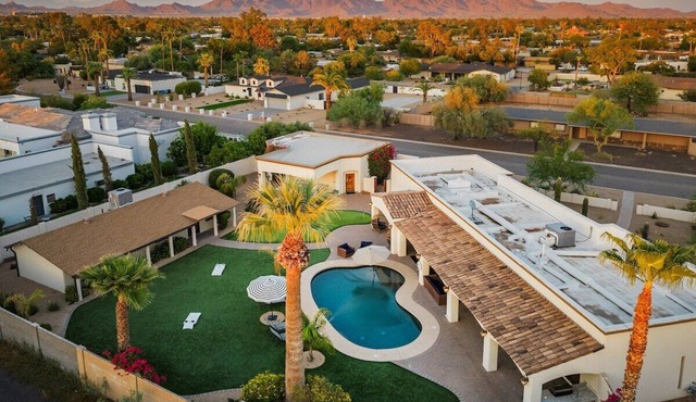 SWSS - Compound - Pool-HotTub-Golf-Shuffleboard-Outdoor Fun