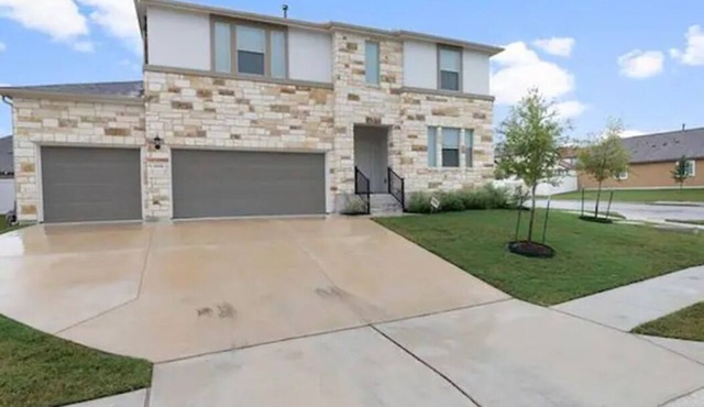 SXSW Special - 10% Weekly 15% Monthy Discount 5 Bedrooms/5 Queen Beds.