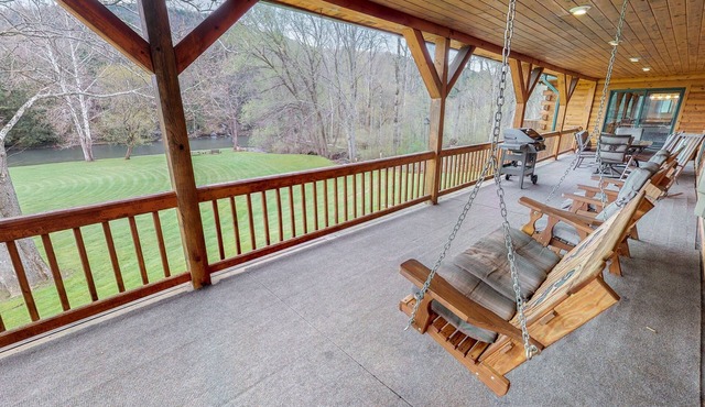 Sycamore Cabin with Hot Tub Breathtaking Views