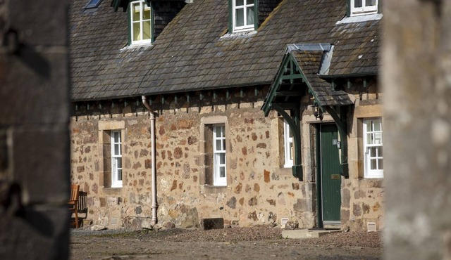 Sycamore Cottage - a traditional 2 bedroom stone cottage within the grounds of Arniston House