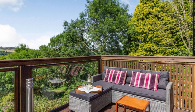 SYCAMORE COTTAGE, pet friendly, with open fire in Darley Dale