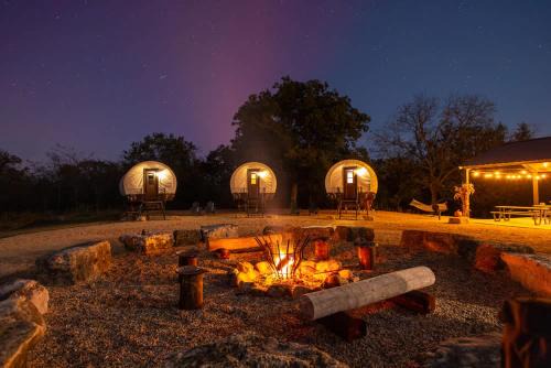 Sycamore Creek Wagon Retreat Group Stay