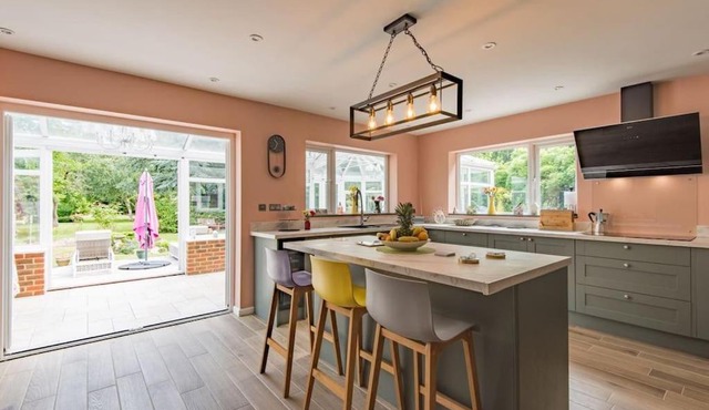 Sycamores - Fabulous family home with huge garden