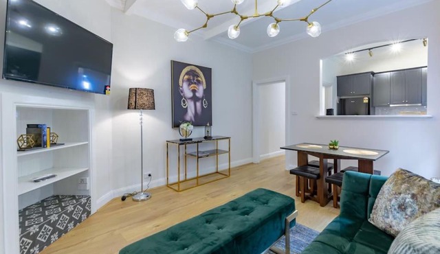 Sydney CBD stylish water view apartment 58