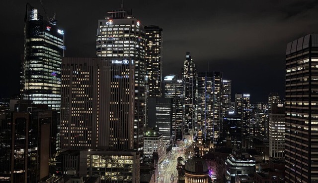 Sydney Luxe Observatory Home | City, Pool & Gym