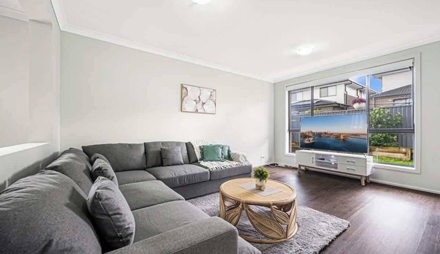 Sydney Marsden Park 5 bedrooms House close IKEA