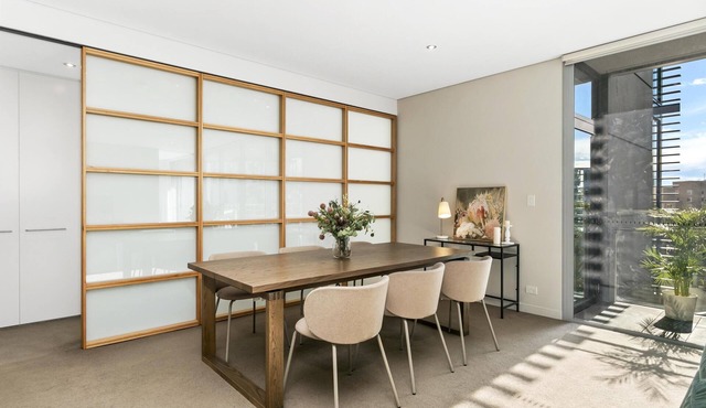 Sydney - PYRM2 - Distillery Drive - Stylish 2BR + Study with Pool Gym Near Darling Harbour The Star Casino