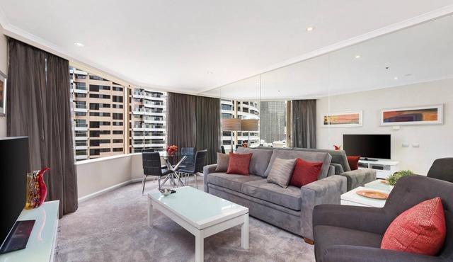 Sydney - SYDN1 - Gloucester Street - Luxury 1BR Apartment in Quay West with Harbour Views in The Rocks Near Circular Quay