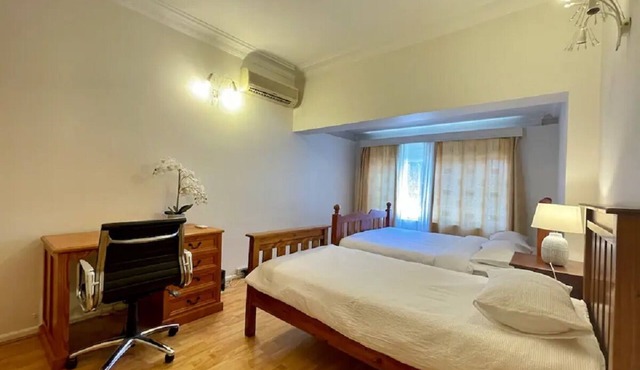 Sydney’s 4BDR with large private yard/Eat-Sleep-Shop-Transit