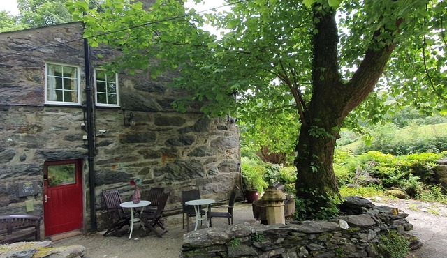 Sygun Cottage 40 mins walk to Watkin Waterfalls, Snowdon
