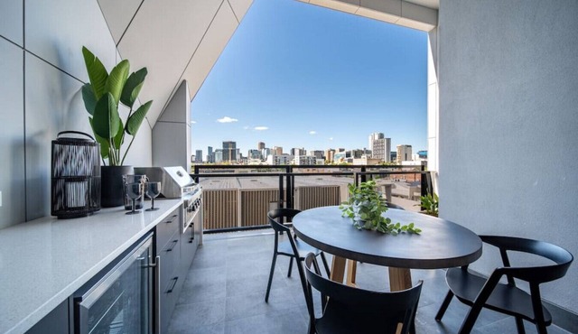 SYLO Luxury Apartments - Penthouse LVL 3