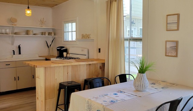 Sylvan Beach Cottage in the heart of Sylvan Beach NY
