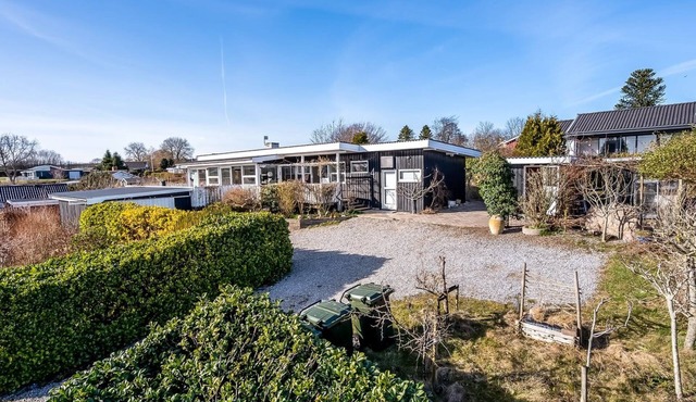 "Sylvia" - 450m from the sea by Interhome