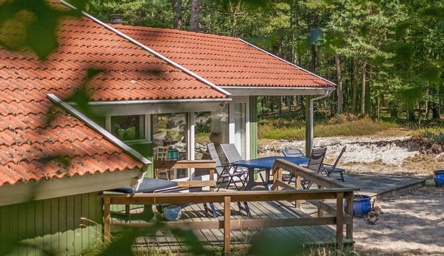 "Sylvia" - 900m from the sea by Interhome