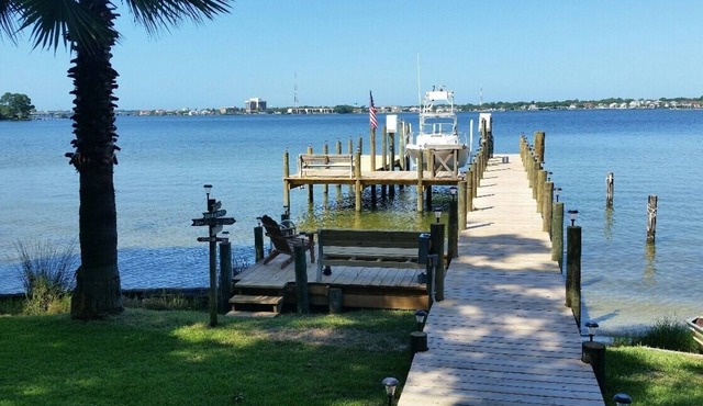 Sylvia's Suite Dreams-kayak and paddleboard free, close to Destin & best beaches