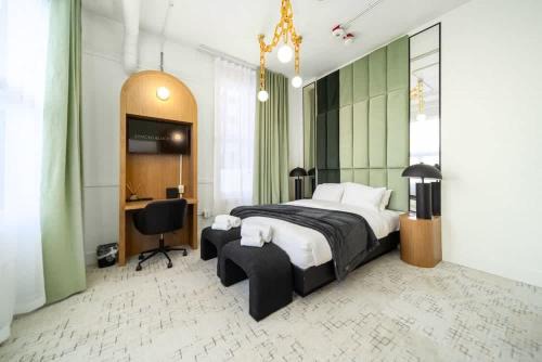 Symons Block Suite 9