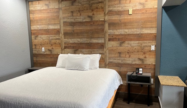 Symphony Inn and Suites
