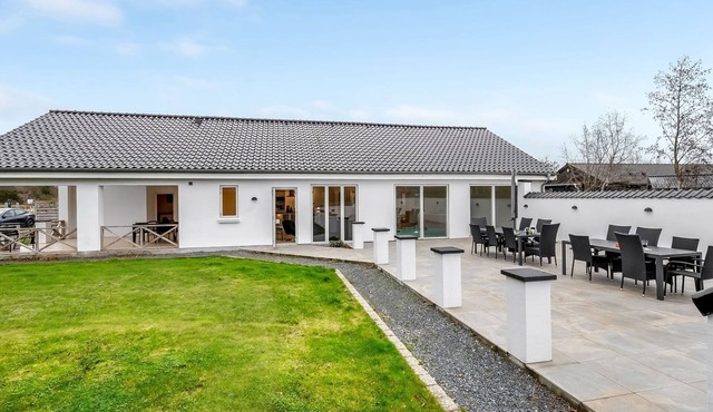 "Synne" - 350m from the sea by Interhome