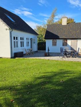 Tæt på skov og strand - lige ved Hesnæs