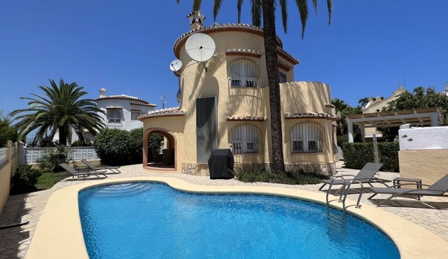 T-0523, Villa Mar, very well maintained villa 500 m to the sea