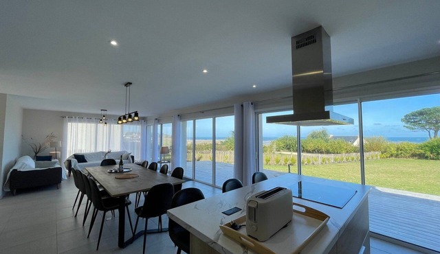 T'Albert Einstein Sea view