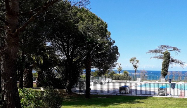 T beautiful app-corniche Basque, 300 m'Ocean, equipment. complete, Urrugne, Hendaye