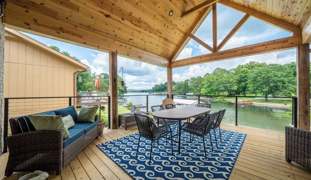 T-bird Lakefront Luxury | New Home | Sleeps 16