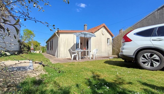 Typical villa with garden 500m from the beach