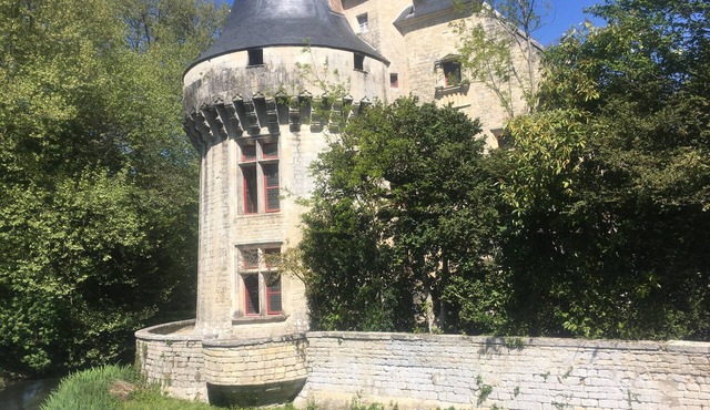 tranquil farmhouse with heated pool ,renter has exclusive use .