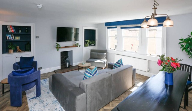 Top Floor at 13 Rivers Street