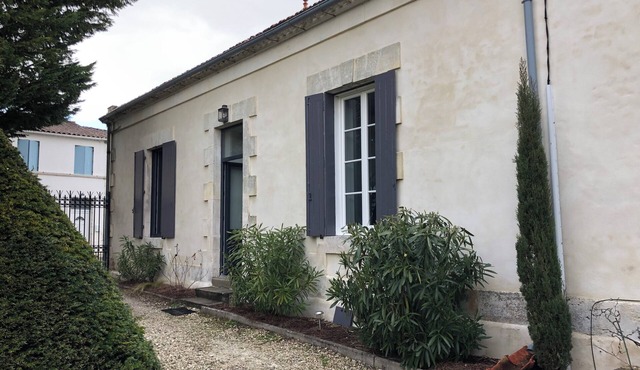 T1 bis apartment in Charentaise house in the heart of La Tremblade.