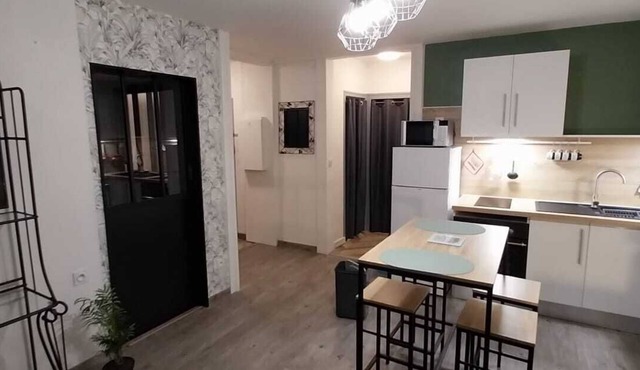 T1 bis apartment near Place Centrale