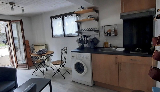 T1 Equipped with parking - near station - bus