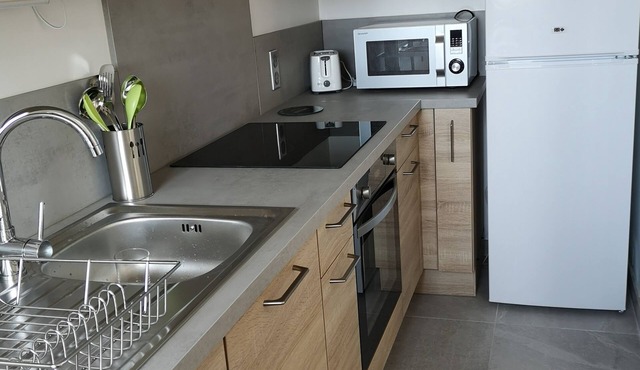 T1 Nice Center 30m² Wifi Bright calm 2 steps from the streetcar stop