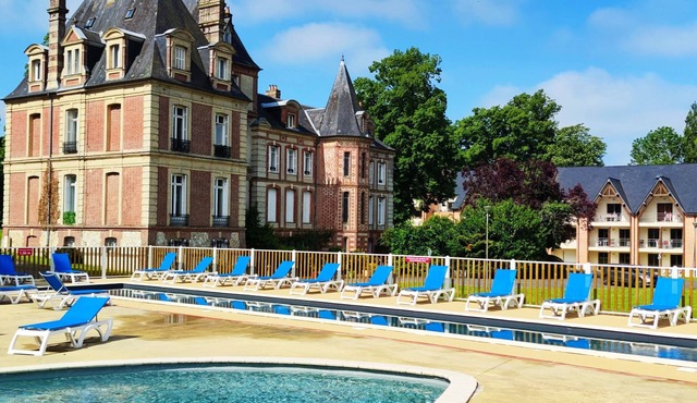 T2 à 2 pas de Honfleur | Piscine sur place & sauna