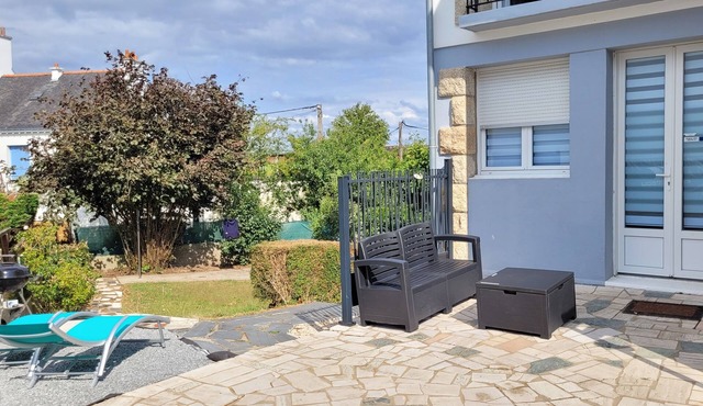 T2 29m² (ground floor), close to shops and 10 Km from the sea