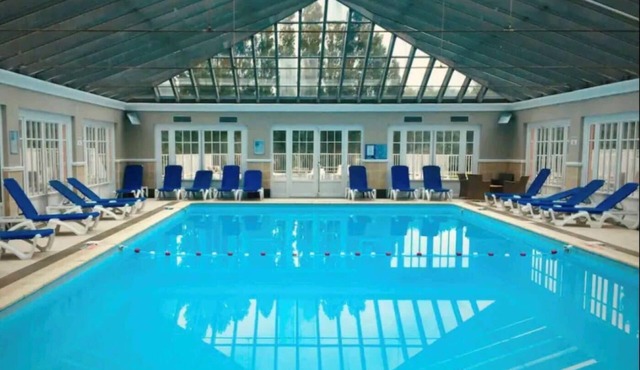 T2 apartment in residence with pool