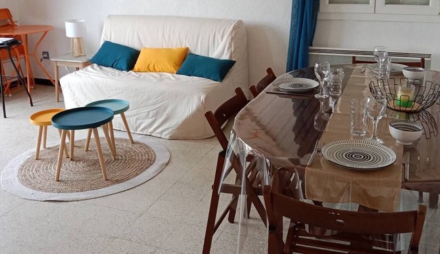 T2 apartment near Port with parking - 3SABLE20