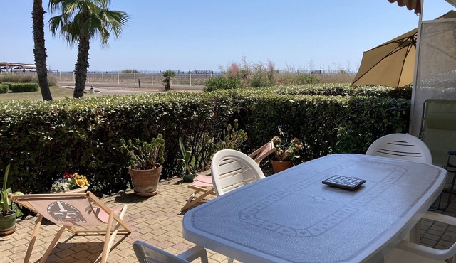 T2 apartment 30 m from the sea, with beautiful terrace and all on the ground floor