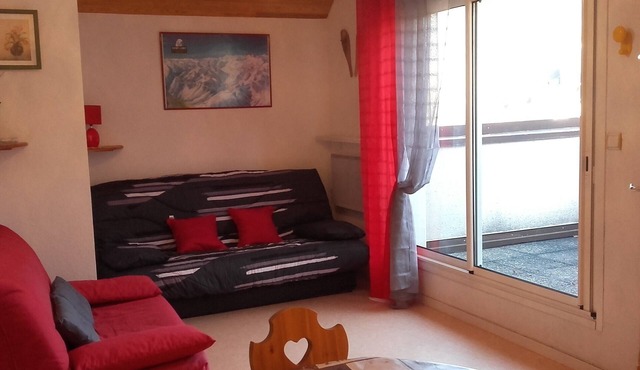 T2 apartment for 2 to 4 people in the heart of the village, IDEAL FOR CURISTS.