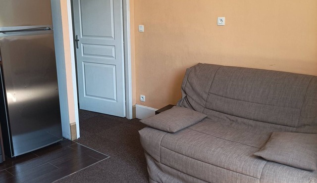 T2 Apartment in Castle, 4 people, pool, pets allowed