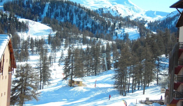 T2 apartment sleeps 6 on the slopes.