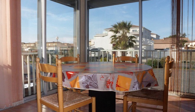 T2 apartment valras beach quiet neighborhood near the port side of the center and beach