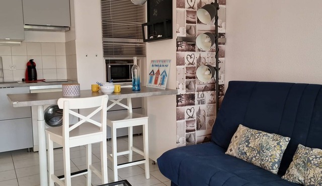 T2 Apartment with parking and garden 300 m from the beach