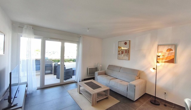 T2 apartment with terrace