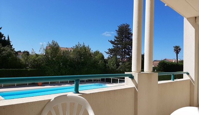 T2 Apartment with Terrace 10m from Golf